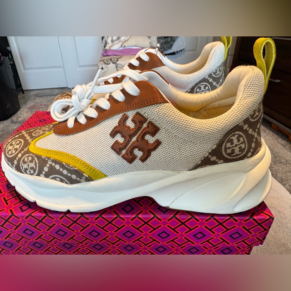 Tory Burch Good Luck Cream and Brown Sneakers with Chunky Silhouette - Picture 4 of 15